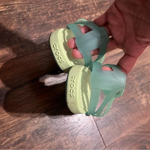 Crocs Boulder Colorado Women’s 8W Sandals Green Double Front Straps  Shoes - Picture 4 of 5